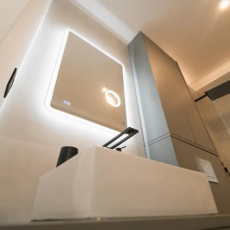 Apartment Flow 1 Bedroom With Parking *