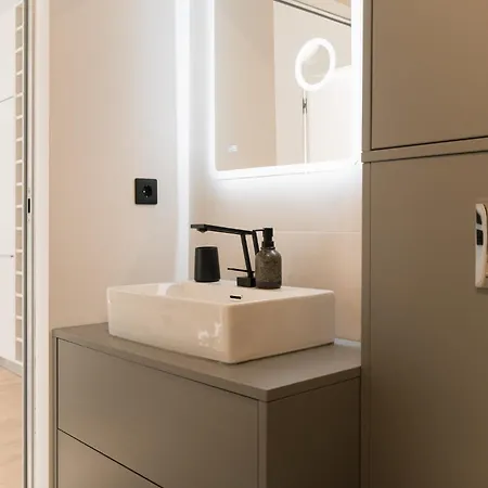 Flow 1 Bedroom With Parking アパート