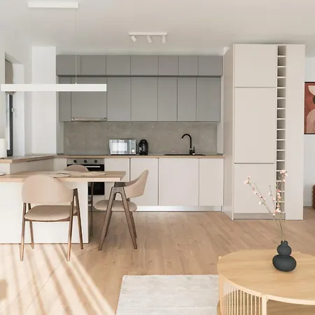 Flow 1 Bedroom With Parking Apartment *