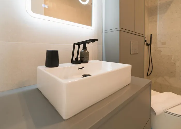 Flow 1 Bedroom With Parking 아파트 *