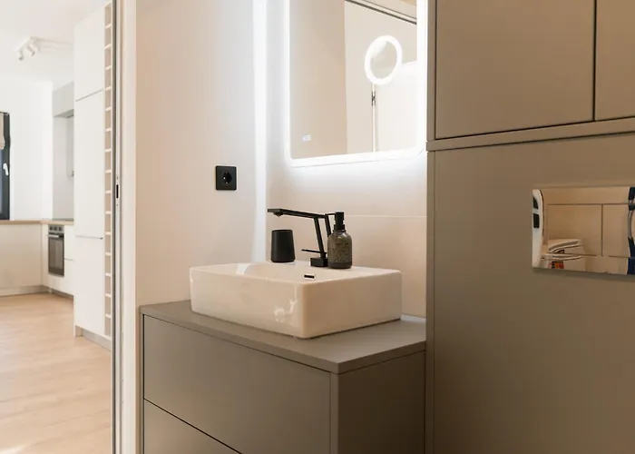 Flow 1 Bedroom With Parking 아파트